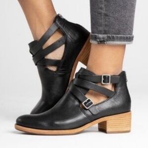 Kork-ease Jardin Black Buckle Booties Size 6